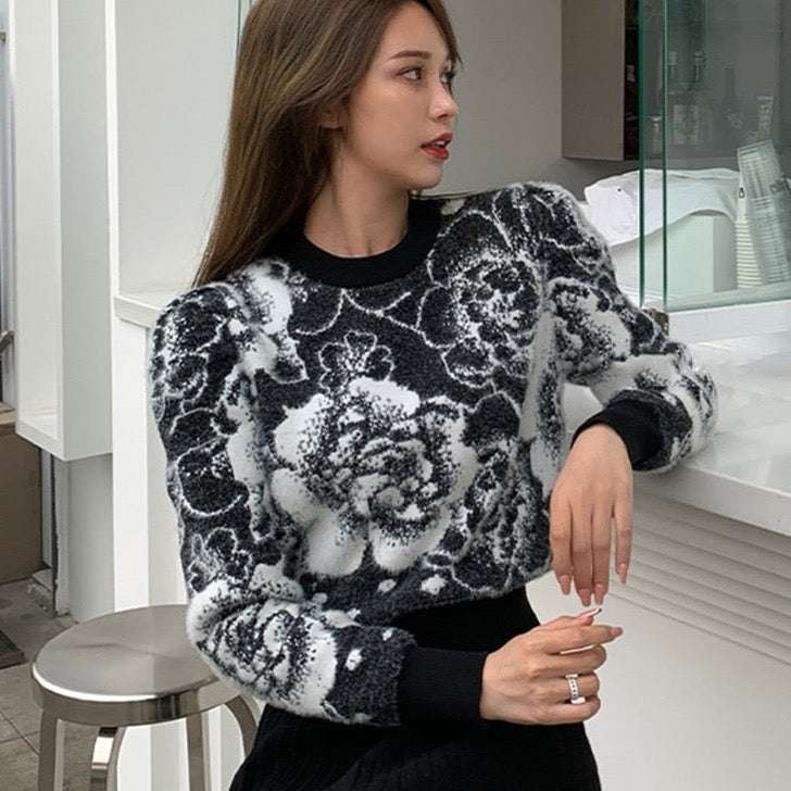 Giola Black and White Flower Sweater