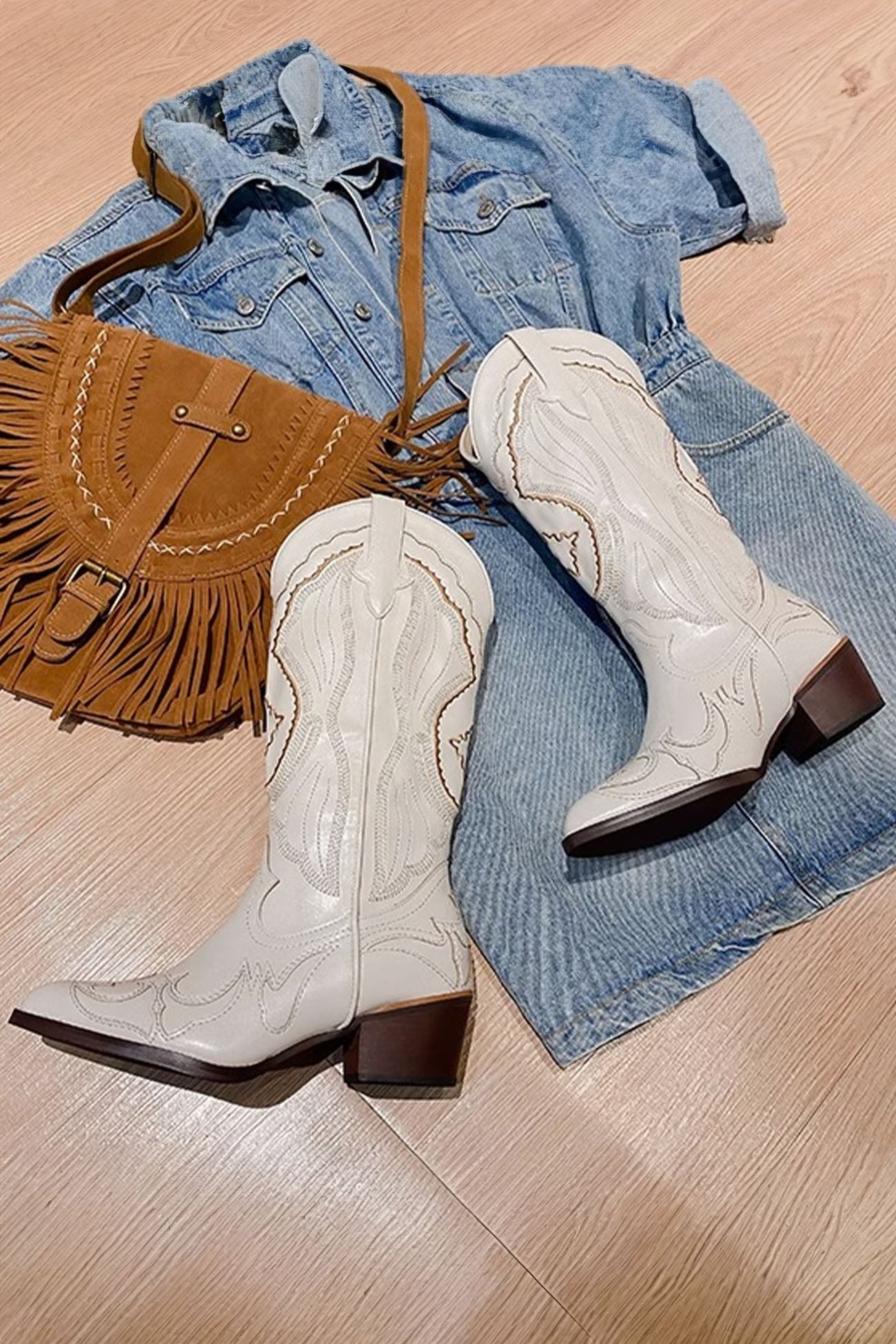 White Embroidery Pointed Western Cowboy Boots